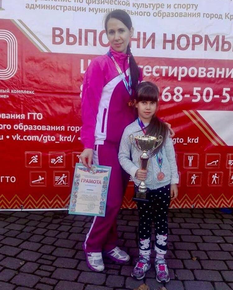 Сегодня свой день рождения отмечает тренер по настольному теннису МБУ СШ №7 МОГК — Плачковская Александра Александровна!!!
