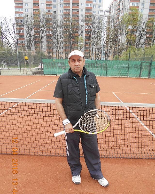 Сегодня свой день рождения отмечает тренер по теннису МБУ СШ №7 МОГК — Мирсагатов Владимир Вильевич!