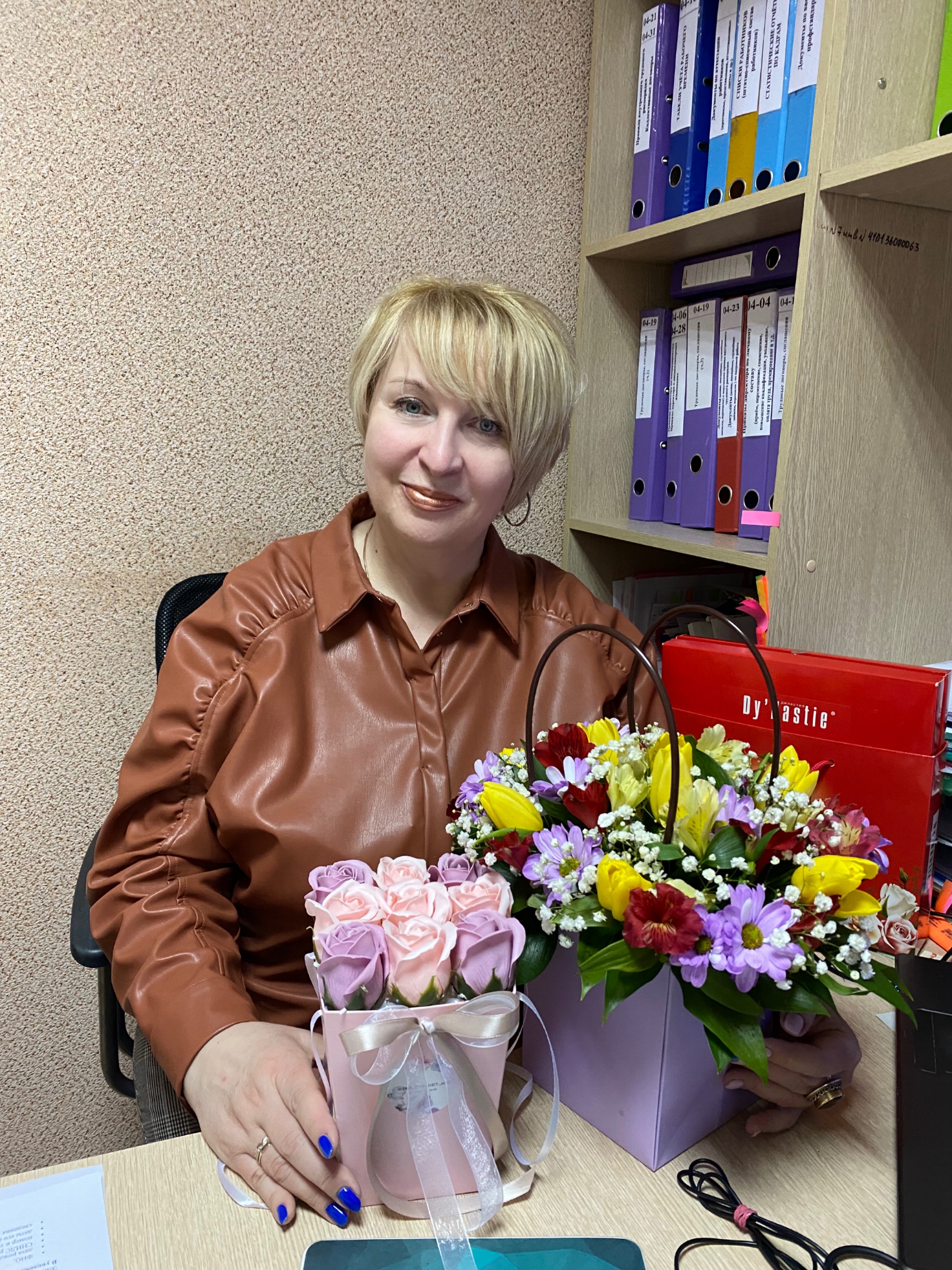 Сегодня свой день рождения отмечает специалист по кадрам МБУ «СШ №7» МОГК — Горожанкина Наталья Александровна!